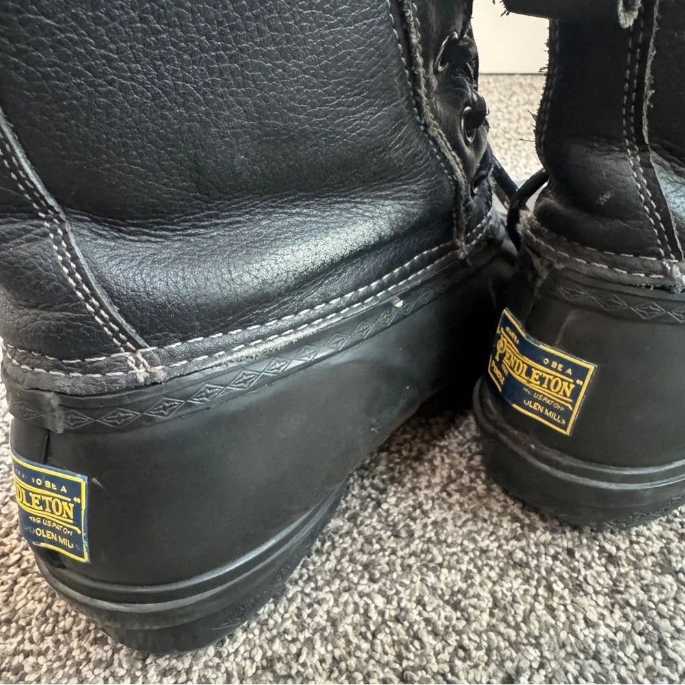 Pendleton Women's Short Duck Boot size 7 Black
